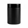 Pote cosmético de 1kg em plástico PEAD preto fosco com tampa preta de rosca, visual monocromático premium para máscaras capilares e cremes profissionais, fundo branco.